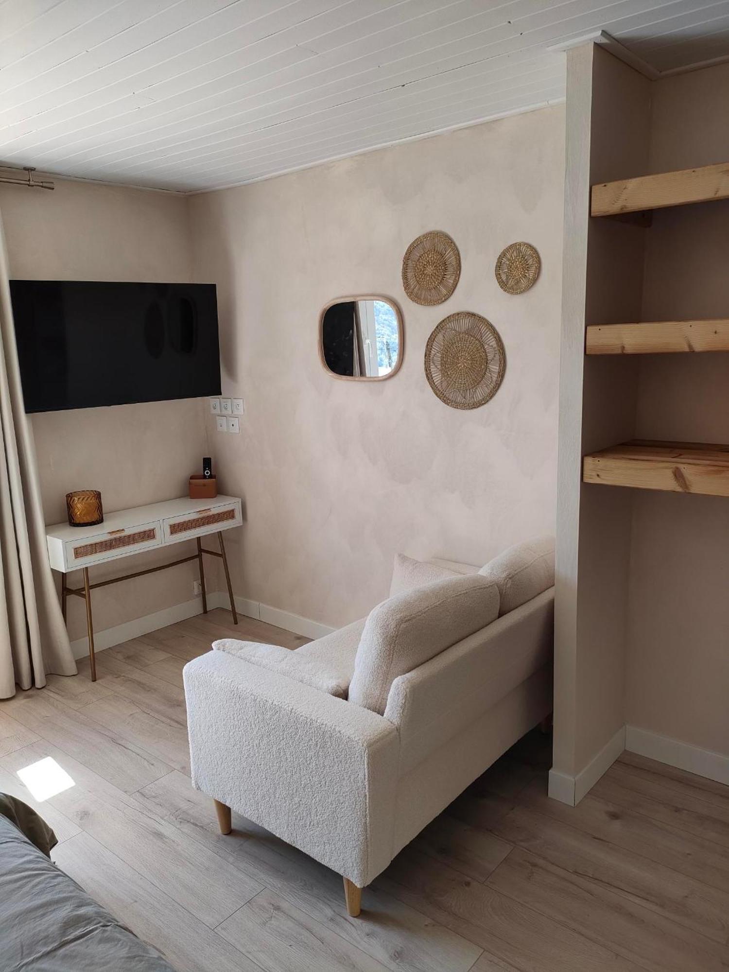 Le Cosy Du Plongeoir - T2 Neuf Avec Vue Sur Le Lac De Serre Poncon Et Grande Terrasse Avec Jardin Савин Екстериор снимка